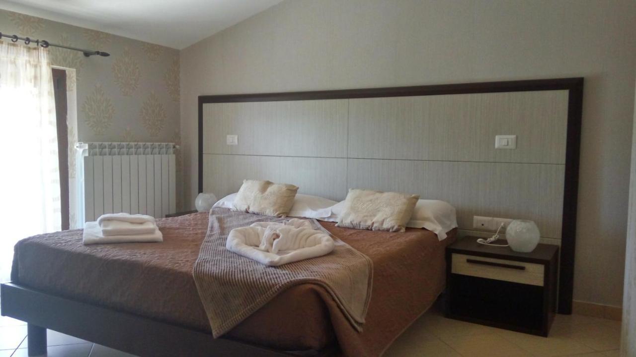 Relais Black Horse Millesimo Ngoại thất bức ảnh