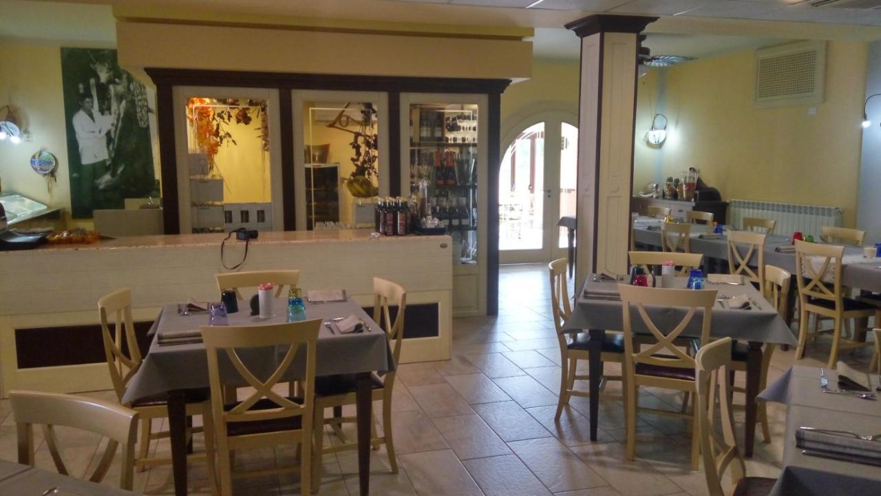 Relais Black Horse Millesimo Ngoại thất bức ảnh