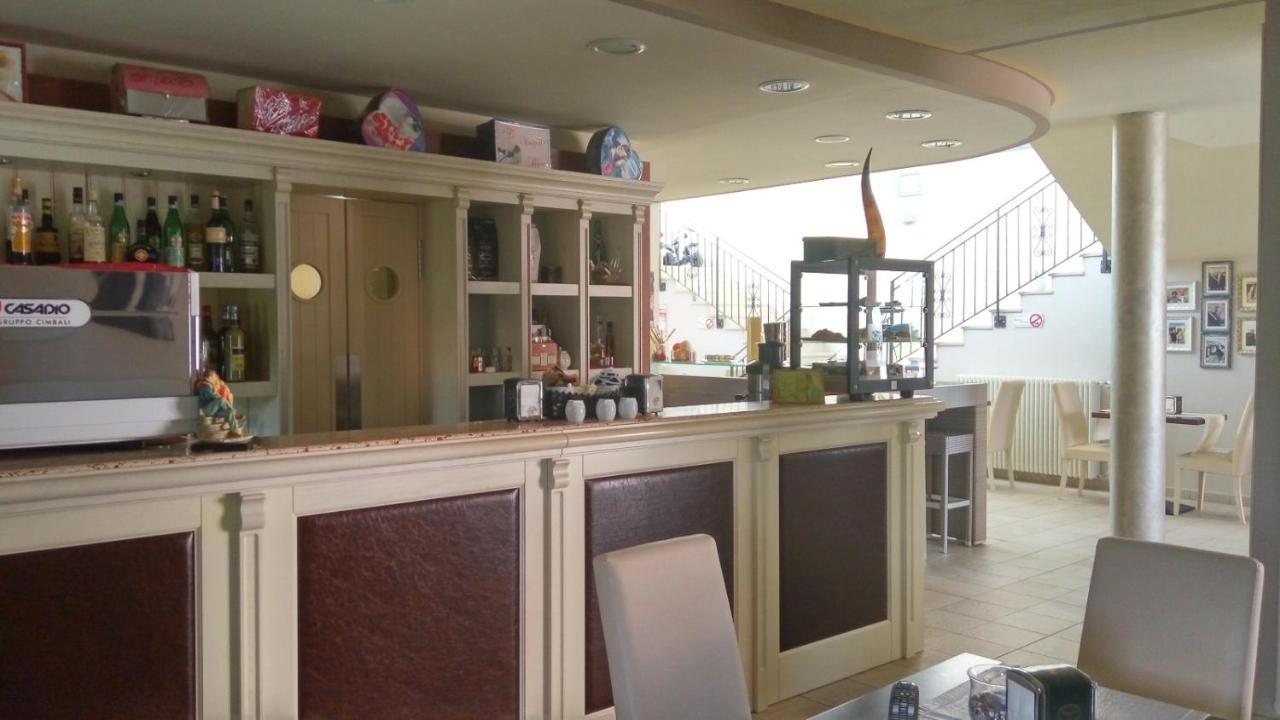 Relais Black Horse Millesimo Ngoại thất bức ảnh