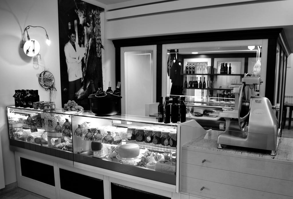 Relais Black Horse Millesimo Ngoại thất bức ảnh